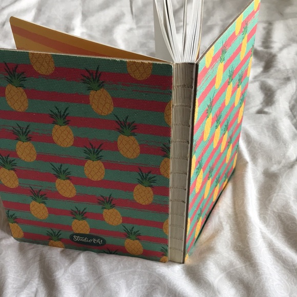 NWOT Pineapple Paradise Journal Notebook - Picture 6 of 6